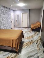 The Essence Hotel AT JFK