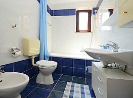 Apartment With Scenic View