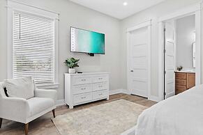 Beachside Paradise by Avantstay Private Pool, 1 Block to Beach, Sleeps