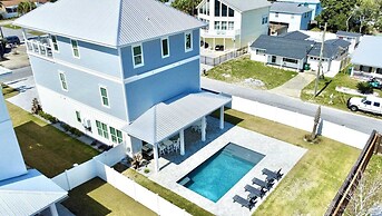Beachside Paradise by Avantstay Private Pool, 1 Block to Beach, Sleeps