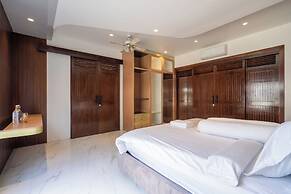 Royal Urban Resort
