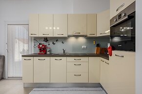 Lush Apartment With Private Pool