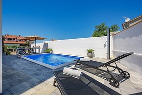 Lush Apartment With Private Pool