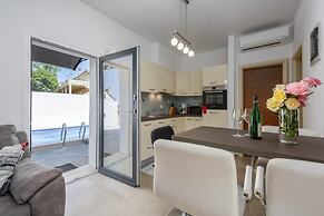 Lush Apartment With Private Pool