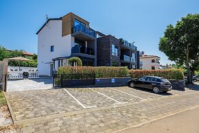 Lush Apartment With Private Pool