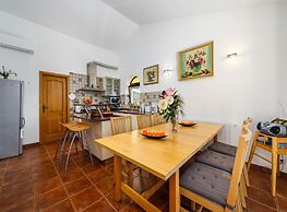 Villa Imagine With Heated Pool