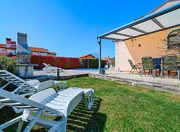 Villa Imagine With Heated Pool