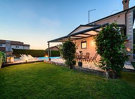 Villa Imagine With Heated Pool