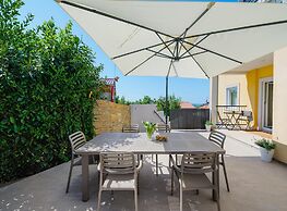 Pretty Villa With View