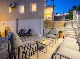 Pretty Villa With View