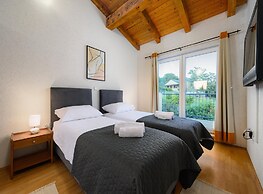 Pretty Villa With View