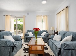 Pretty Villa With View