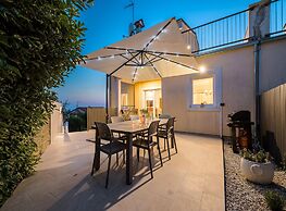 Pretty Villa With View