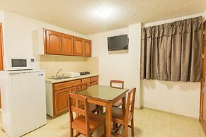 Suites Poliforum Inn