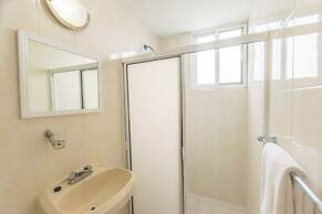 Suites Poliforum Inn