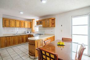 Suites Poliforum Inn