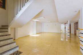 Suites Poliforum Inn