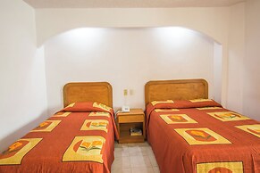 Suites Poliforum Inn