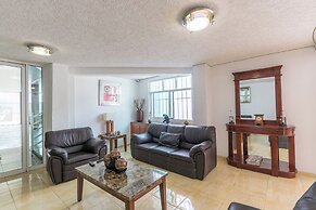 Suites Poliforum Inn