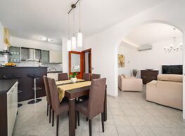 Premium Apartment With Private Pool