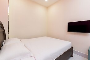 Tran Chau Hotel Q4 SG - by BAY LUXURY