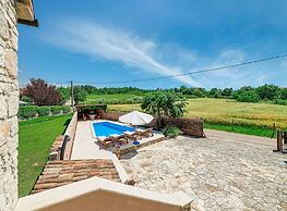 Charming Holiday Home With Garden