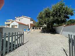 Appealing Apartment With Garden