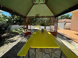 Appealing Apartment With Garden