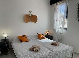 Appealing Apartment With Garden