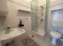 Appealing Apartment With Garden