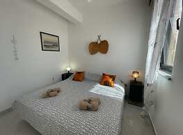 Appealing Apartment With Garden