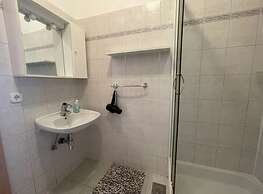 Appealing Apartment With Garden