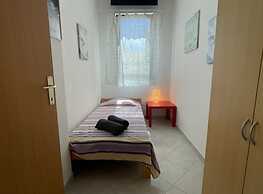 Appealing Apartment With Garden