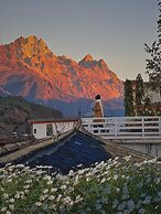 lijiangluxianbaomimihuayuankezhan