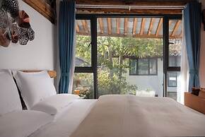 lijiangluxianbaomimihuayuankezhan