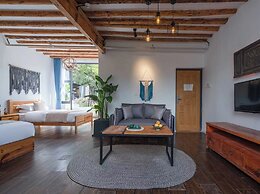 lijiangluxianbaomimihuayuankezhan