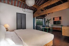 lijiangluxianbaomimihuayuankezhan