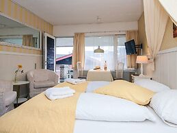 6 Person Holiday Park Home in Romo