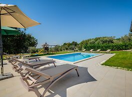 Villa in Serene Location