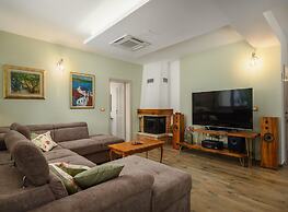 Villa in Serene Location