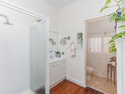 Kingy Beach House - Pet Friendly