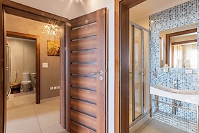 Modern and Comfortable Apart Savoy Garden