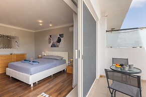 Modern and Comfortable Apart Savoy Garden