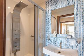 Modern and Comfortable Apart Savoy Garden