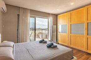 Modern and Comfortable Apart Savoy Garden