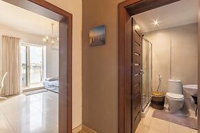 Modern and Comfortable Apart Savoy Garden