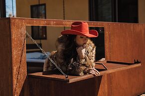 Sacred Sands - Lobo Luna