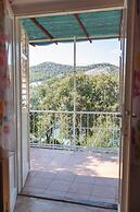 Perfect Beachfront Getaway Ideal for Families