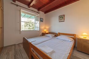 Perfect Beachfront Getaway Ideal for Families