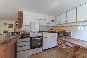 Perfect Beachfront Getaway Ideal for Families